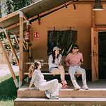 Κάμπινγκ Camps - *